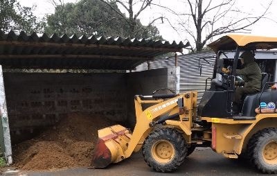 たまったボロを捨てに行きます